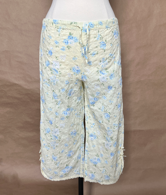 Floral Eyelet Capri